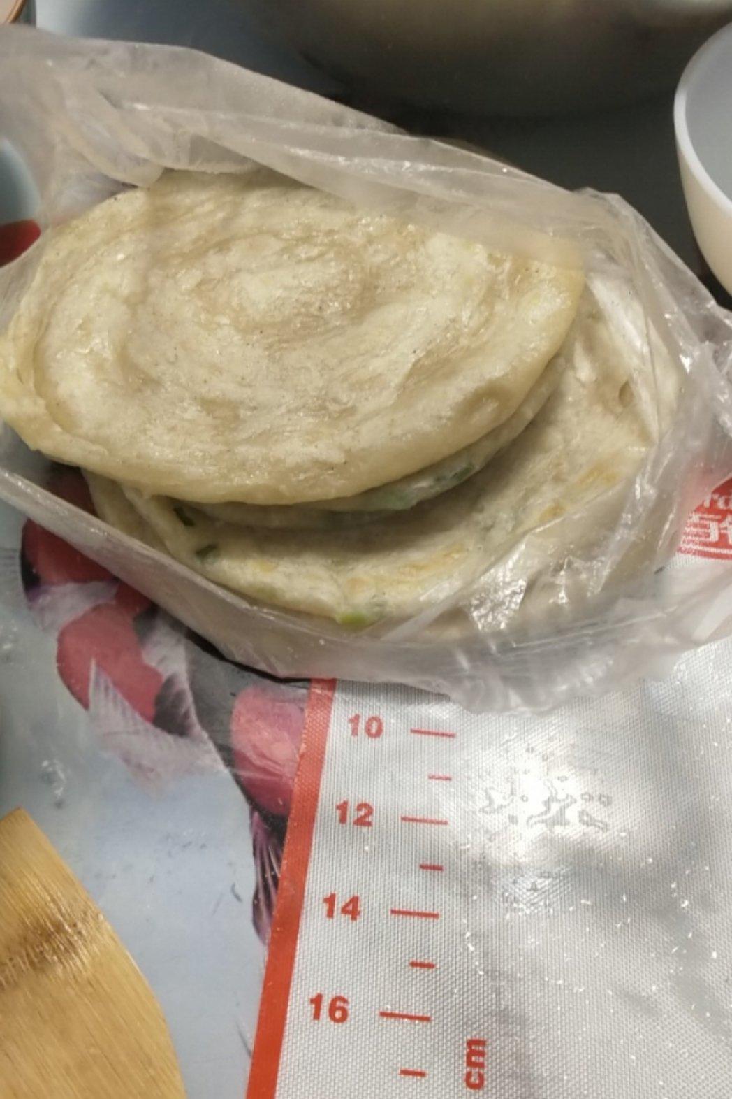 家常饼，饼类食品的基础款，步骤超详细，不怕学不会。
