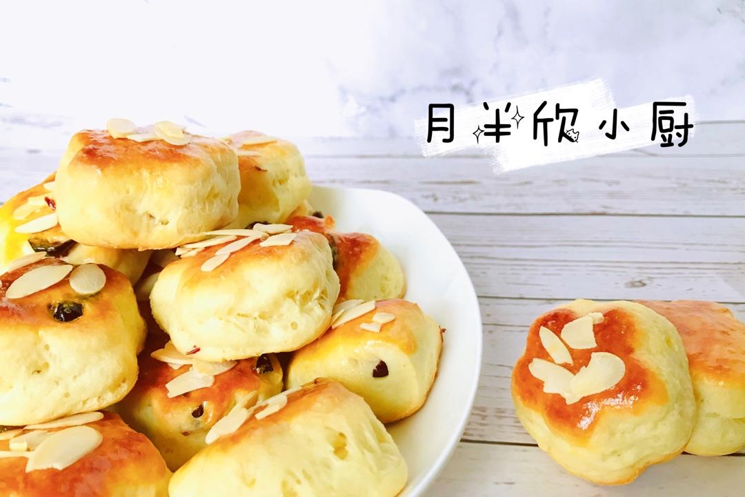 奶油杏仁司康
（无黄油无泡打粉，简单快手零失败）