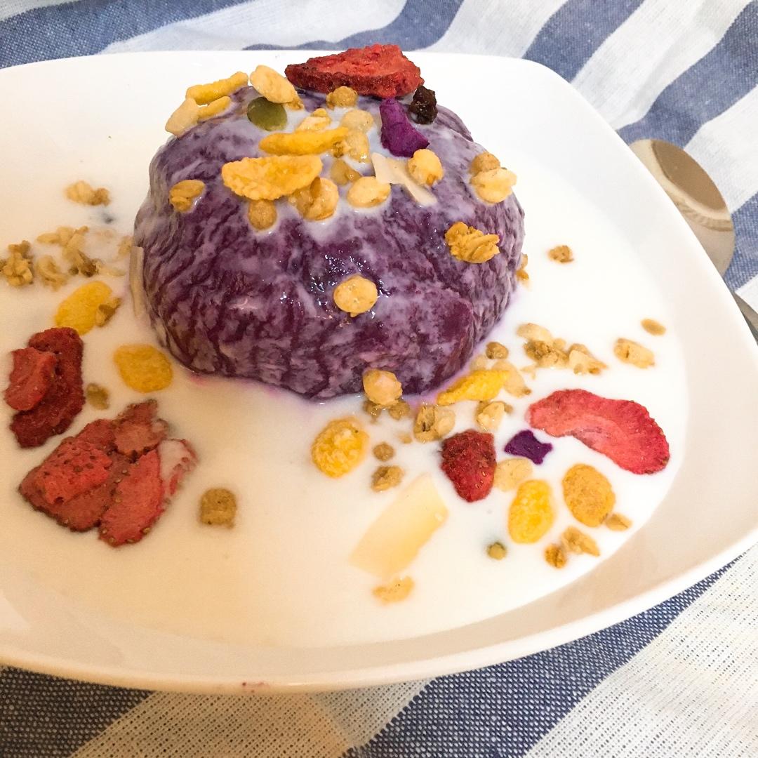 减肥减脂早餐—紫薯酸奶燕麦片＋手机拍照
