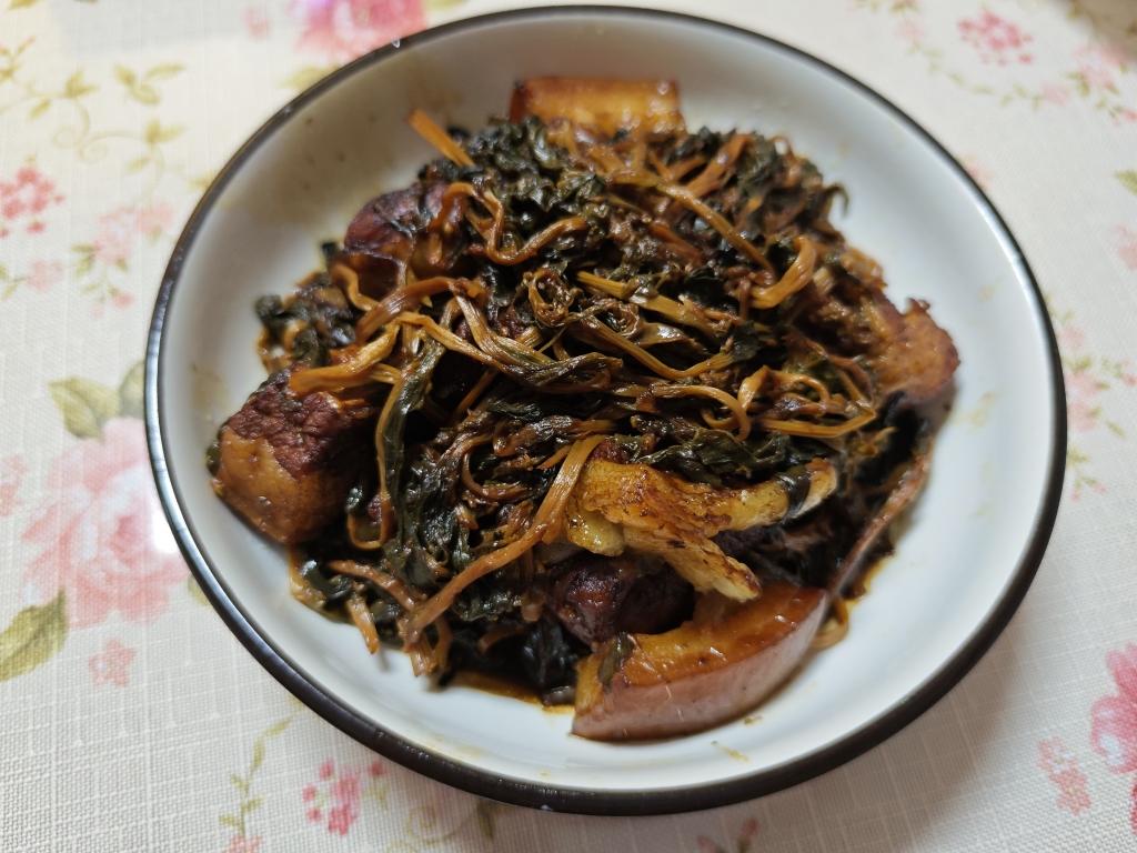 马兰头干烧肉