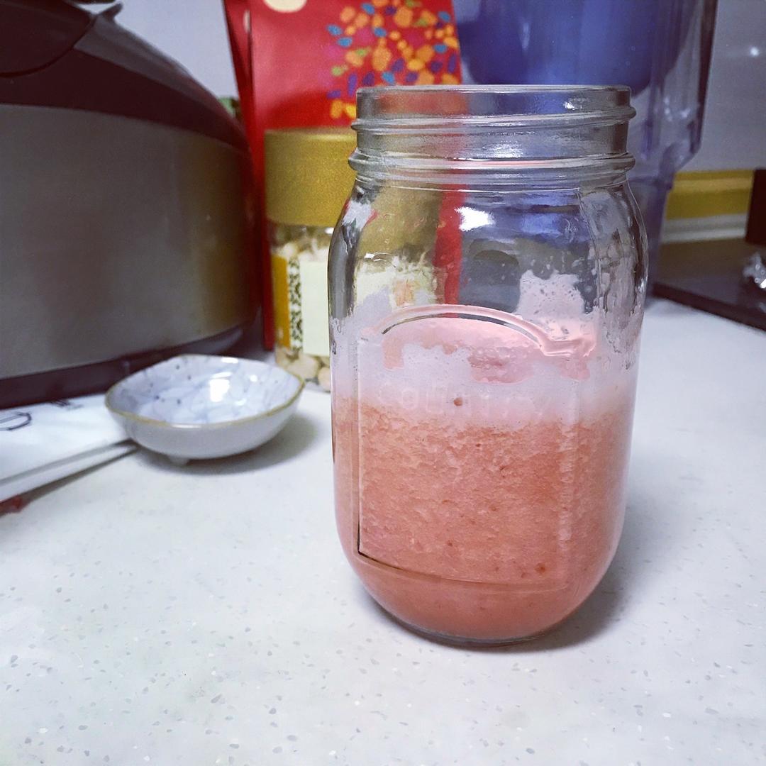 草莓养乐多果汁