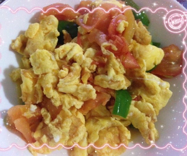 青椒西红柿炒鸡蛋