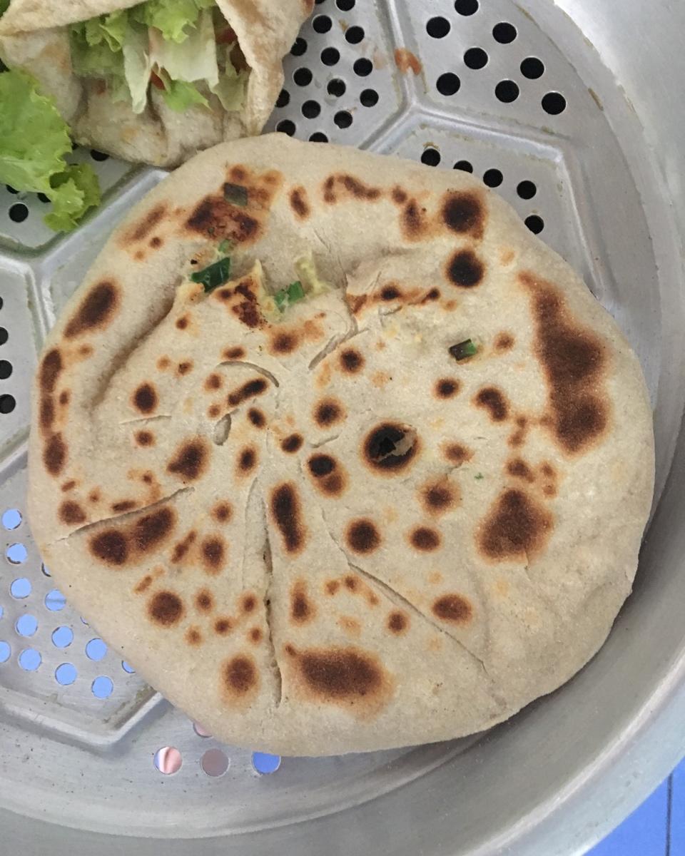 鼓大泡的鸡蛋灌饼