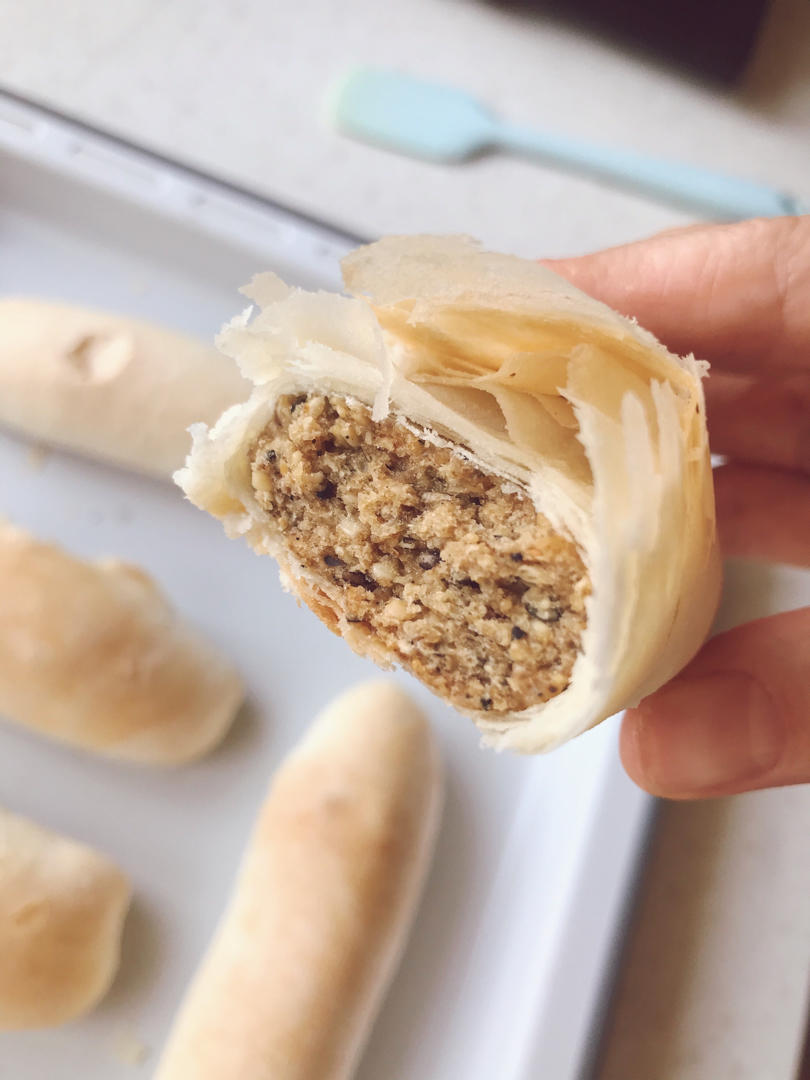 可盐可甜的牛舌饼🐮—老北京点心小吃(这样包😄不怕露馅儿，香酥适口，内馅儿一点也不干！)