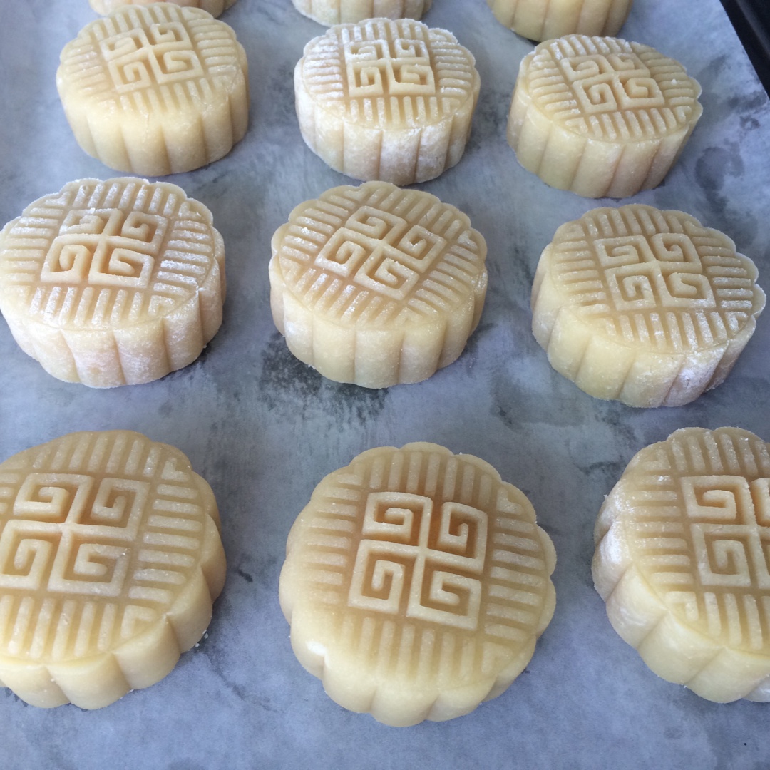 广式月饼—蛋黄莲蓉月饼