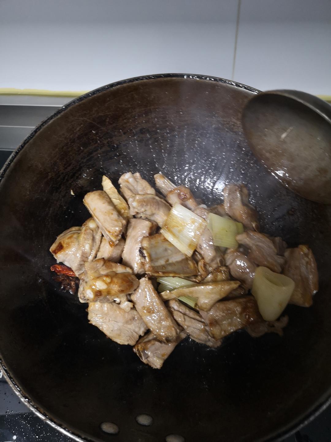 骨酥肉烂的红烧排骨的做法 步骤7