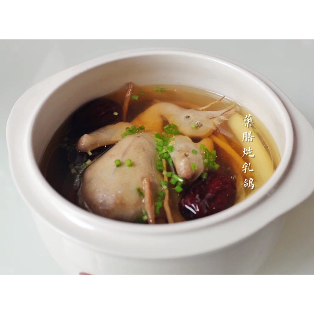枣杞乳鸽汤