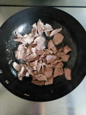 猪肉烩酸菜的做法 步骤3