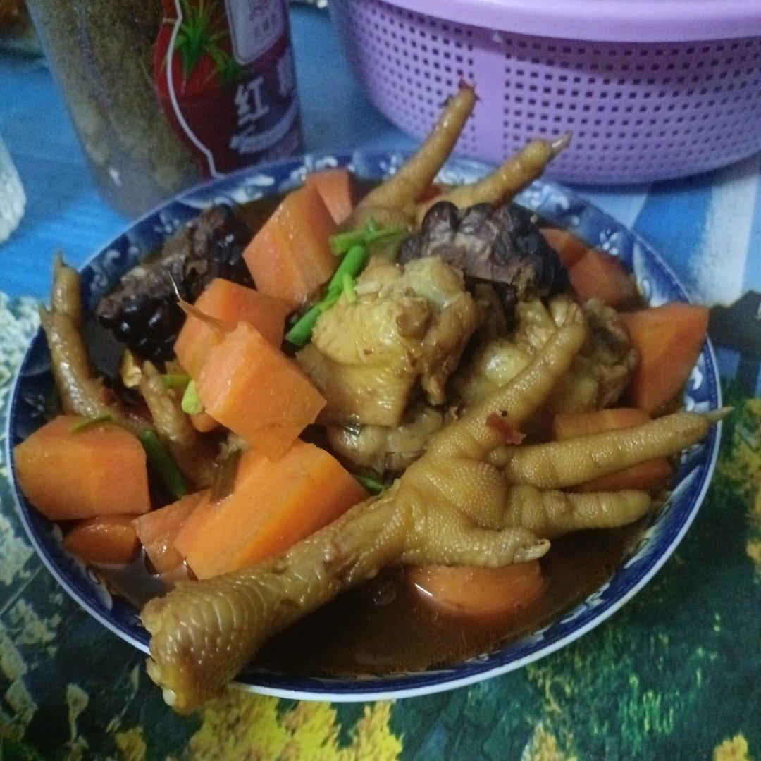 火爆餐厅的鸡翅鸡爪煲，软嫩鲜香，入口即化