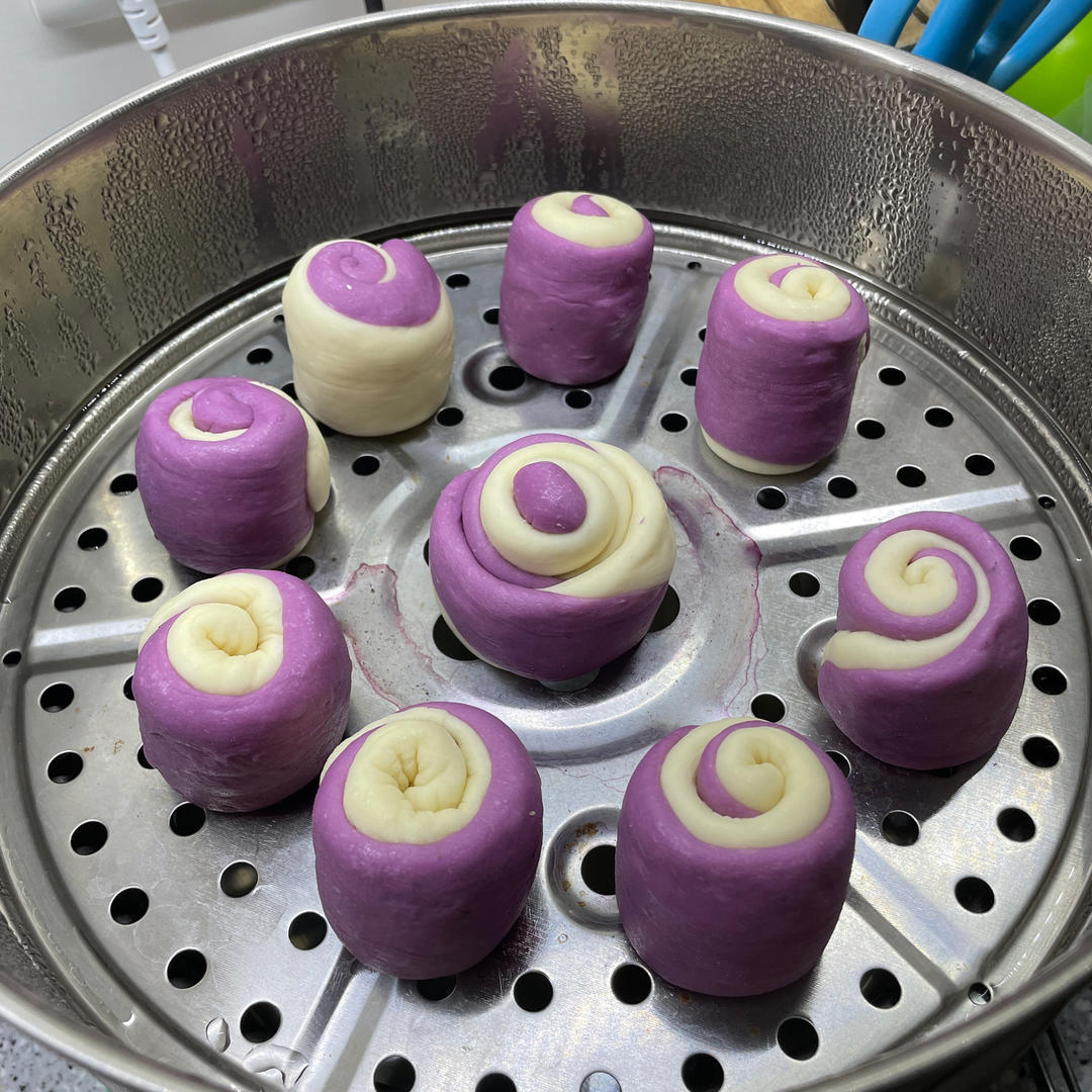 奶香紫薯双色馒头卷
