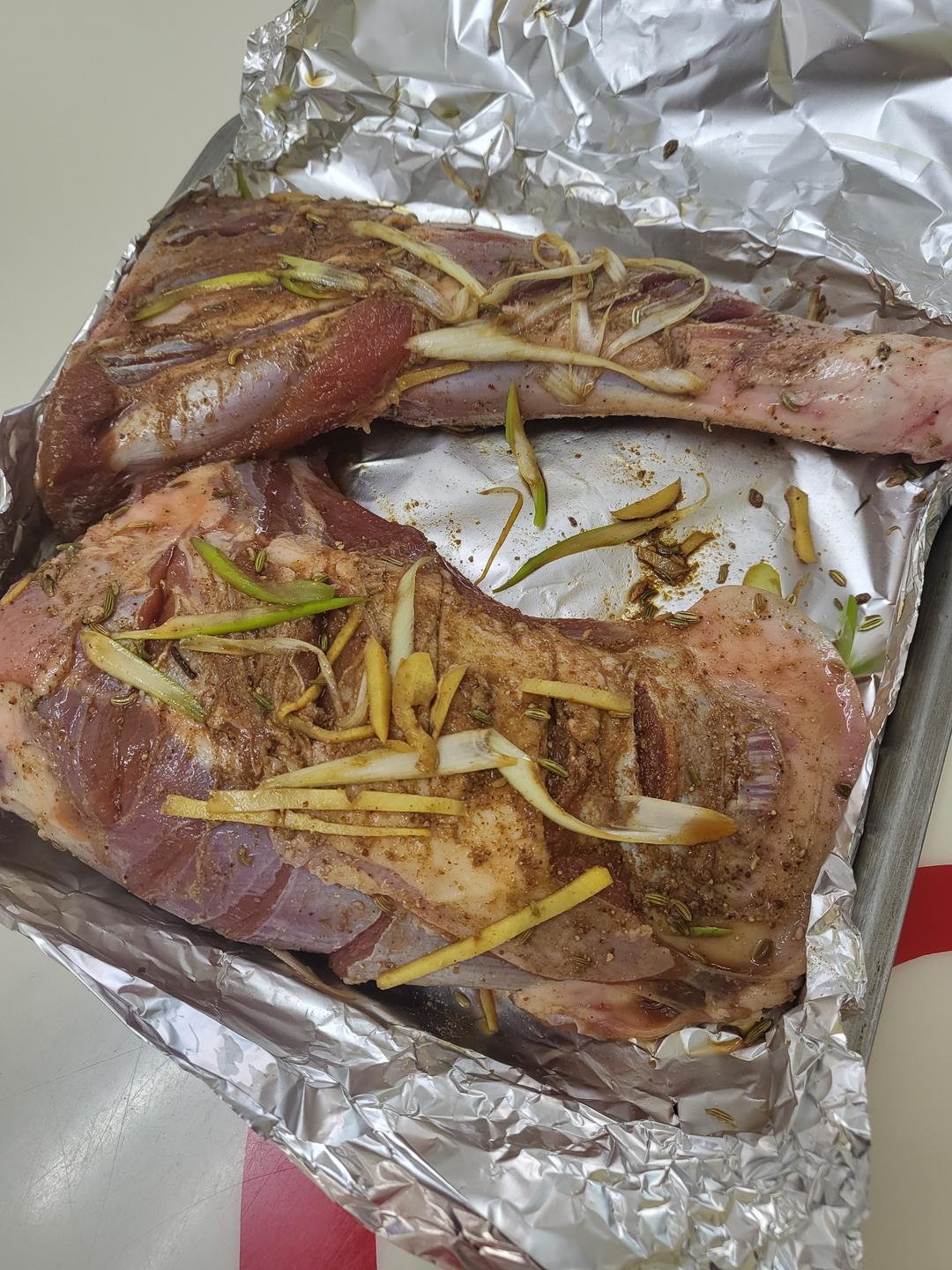 孜然蒜香烤羊腿