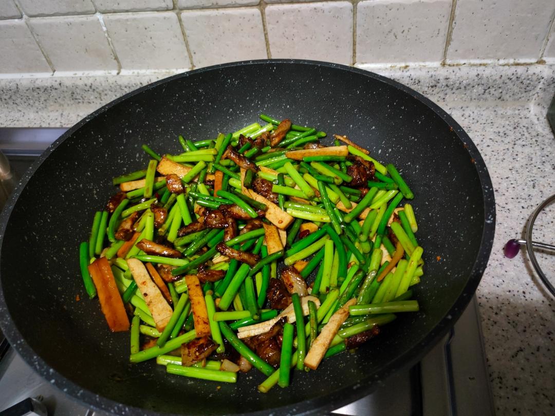 【蒜苔炒肉】