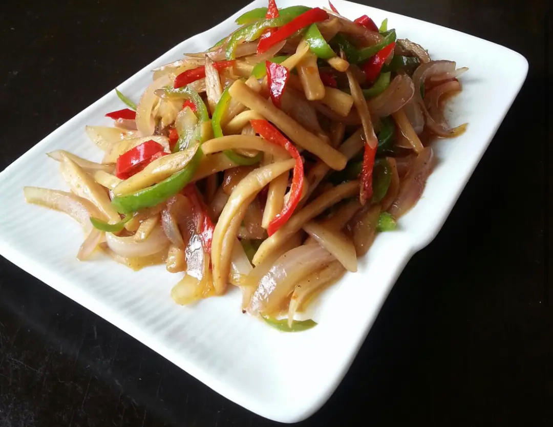 洋葱青椒炒杏鲍菇