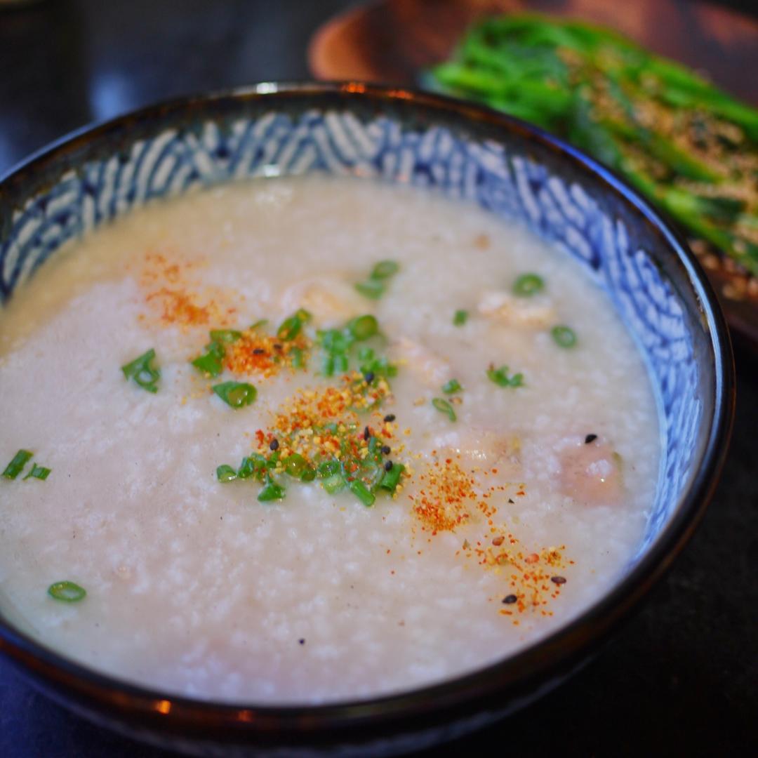 【王的男人】麻油鸡肉粥的做法