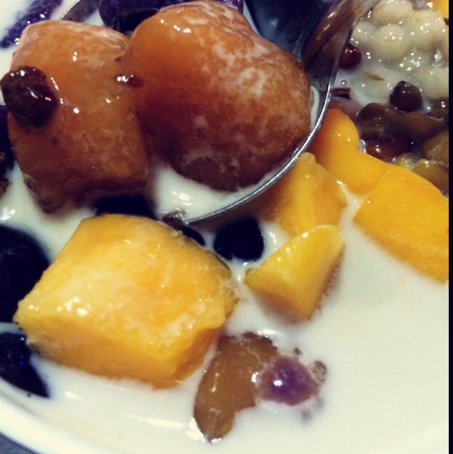 水果芋圆烧仙草