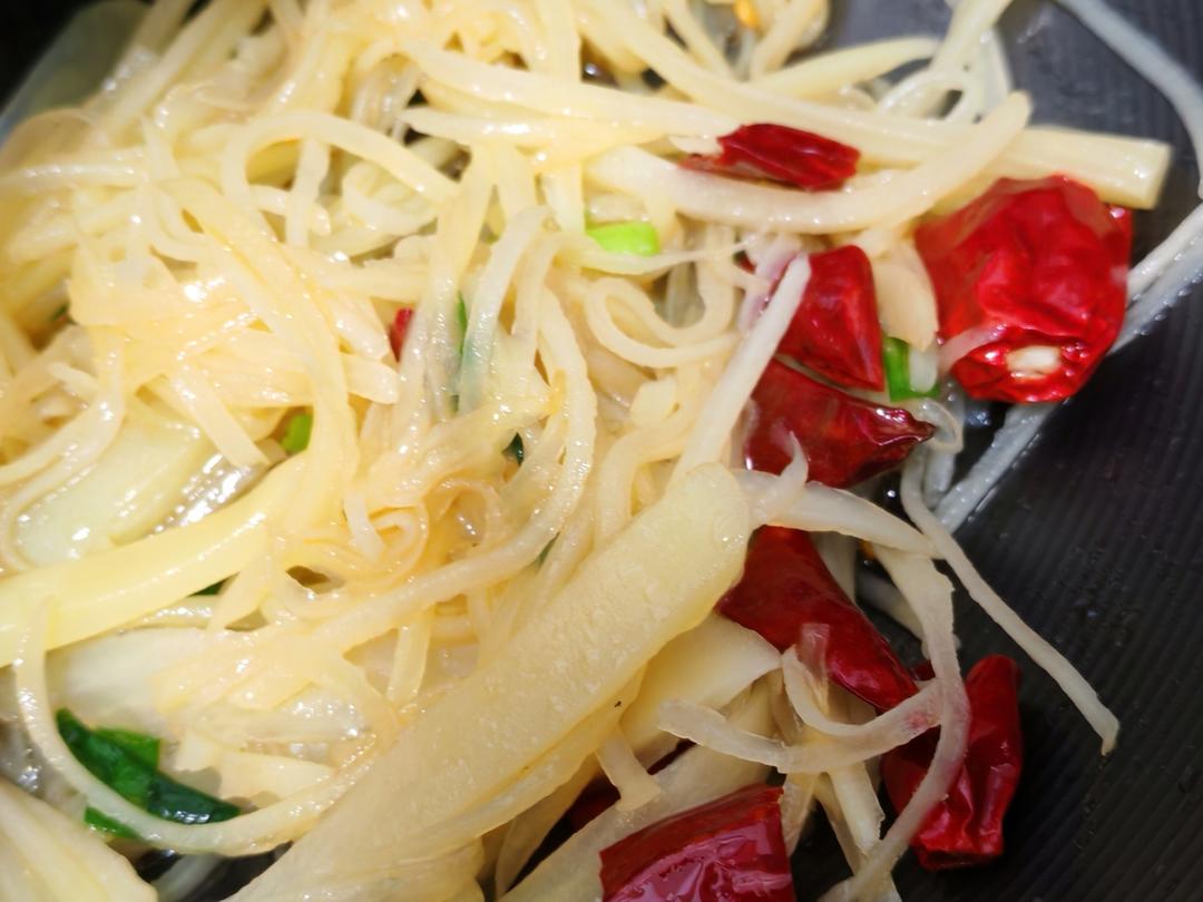酸辣土豆丝的家常做法 超级下饭