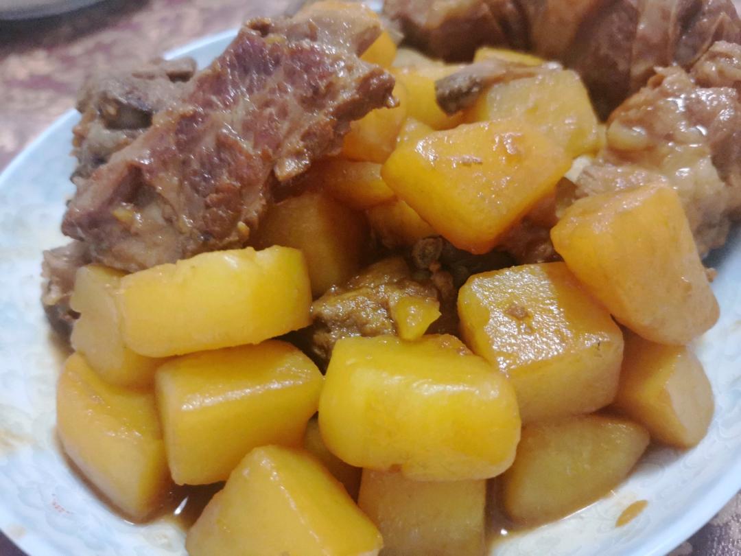 土豆烧排骨