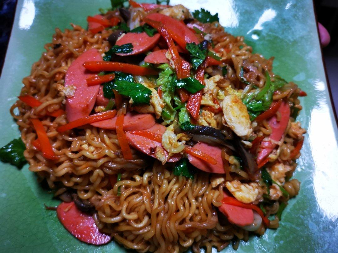 路边摊风味炒方便面
