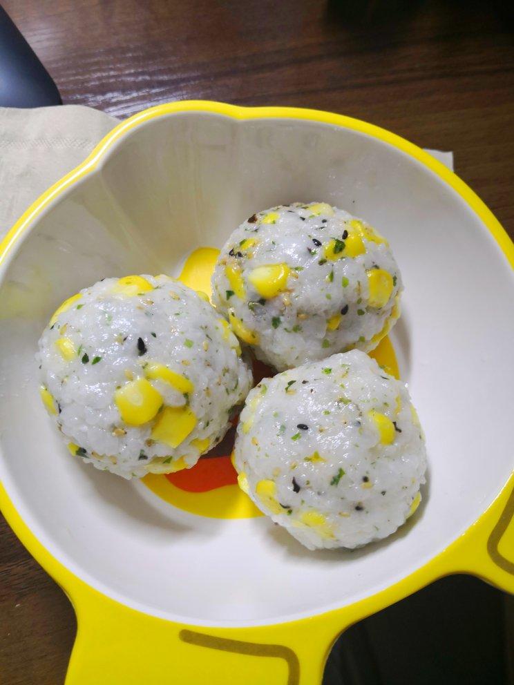 金枪鱼饭团