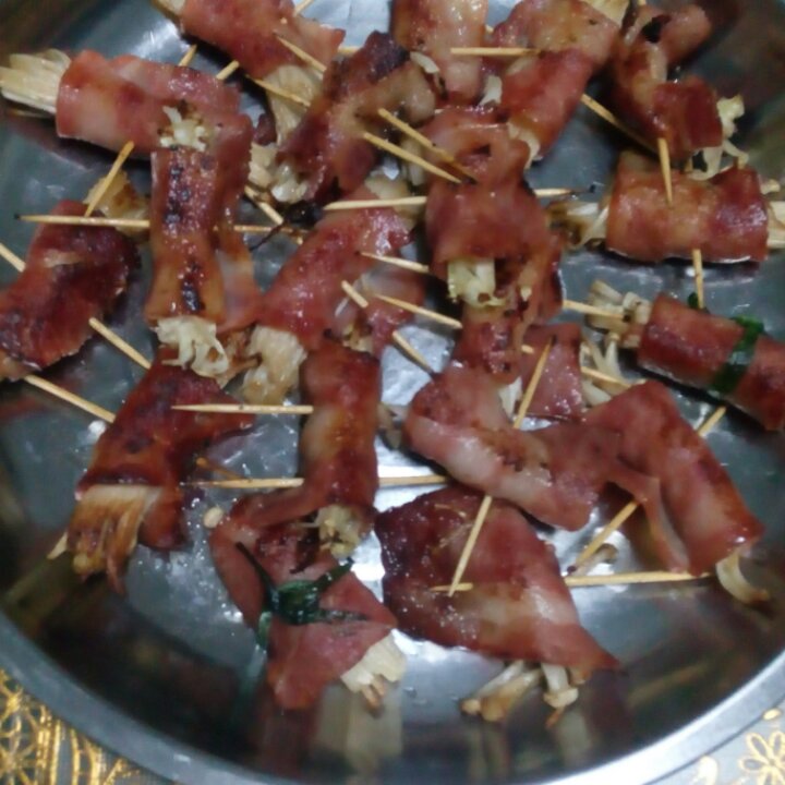 香煎培根金针菇卷