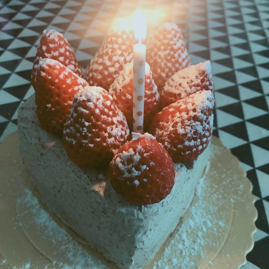 马尔马拉的雷麦黛丝做的奥利奥咸奶油草莓蛋糕