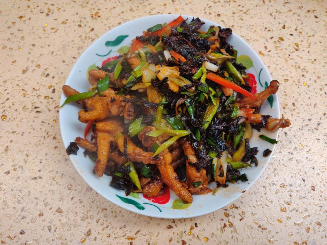 梅干菜红烧鸡爪