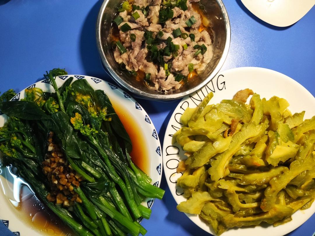 『三餐』咸蛋黄焗苦瓜