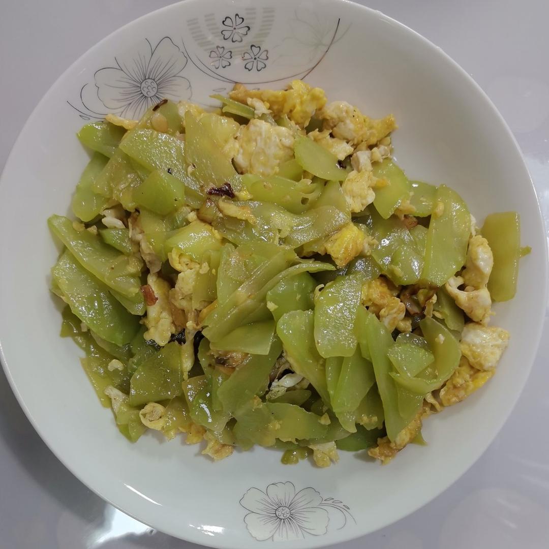 莴笋炒鸡蛋