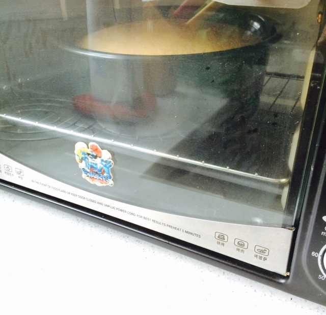 超简单完美戚风蛋糕（6寸2蛋）附打发、翻拌、脱模视频