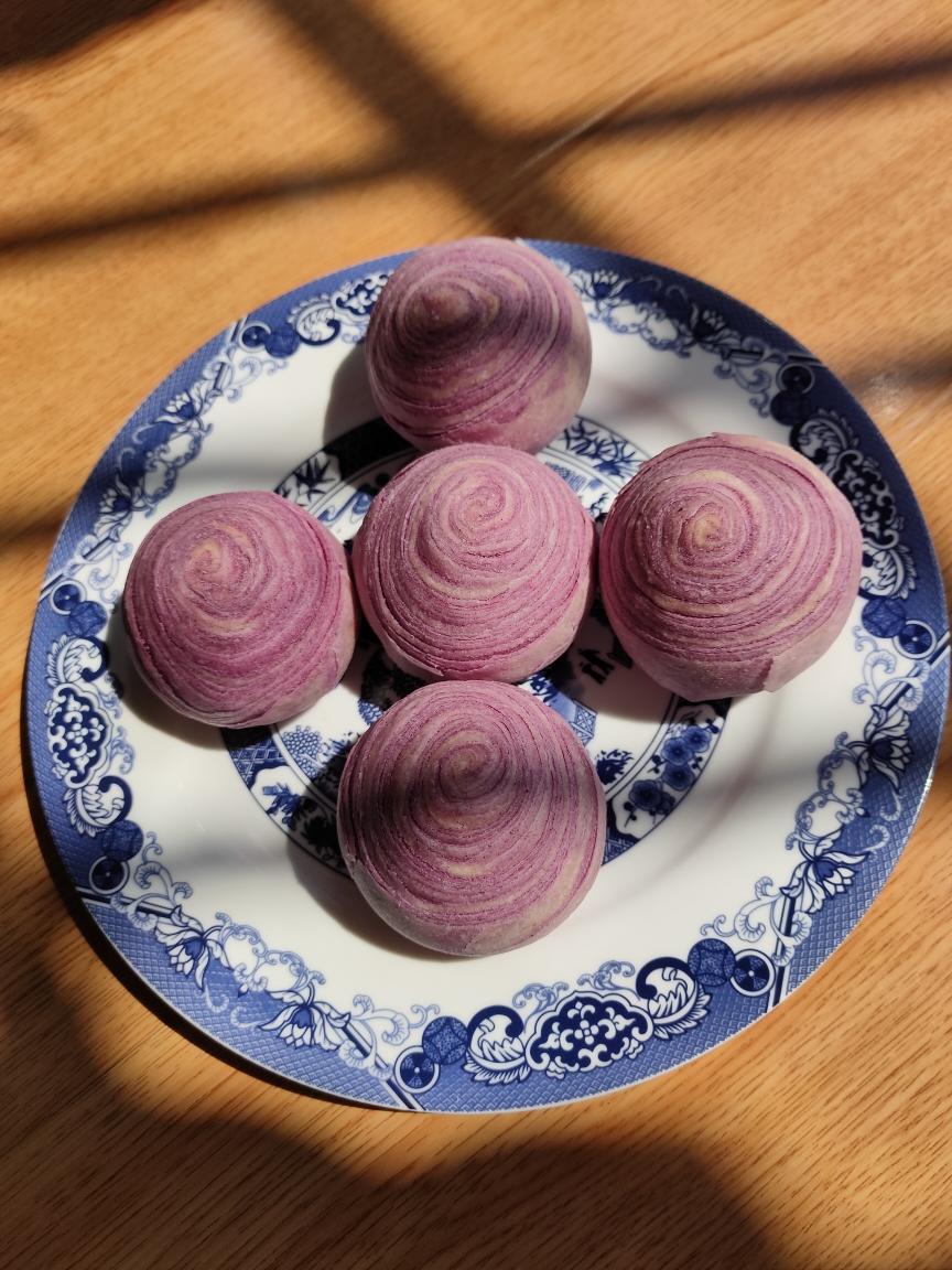 彩色螺旋蛋黄酥