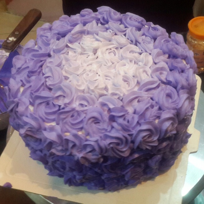 紫色玫瑰渐变裱花蛋糕