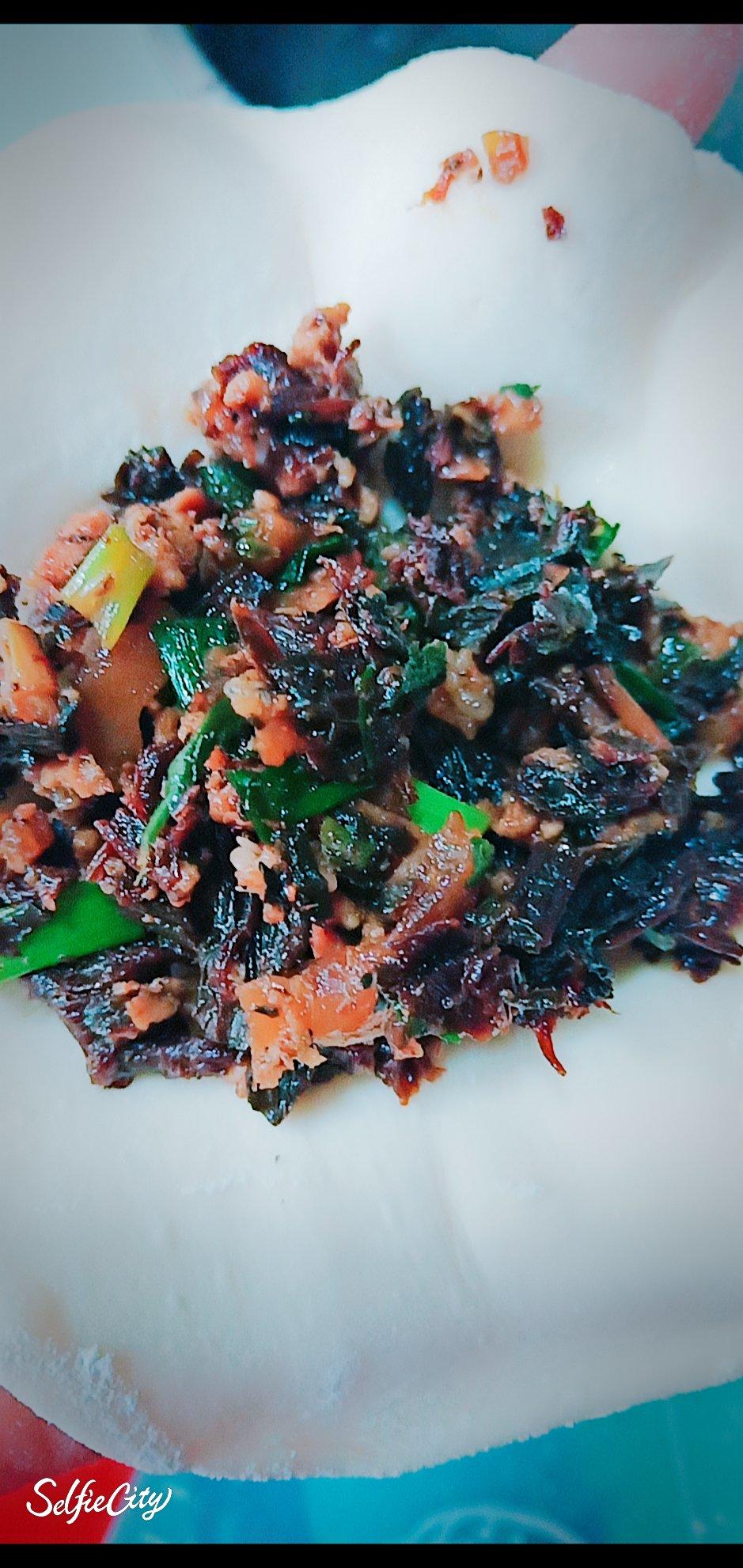 会连续吃八个的萝卜馅饼