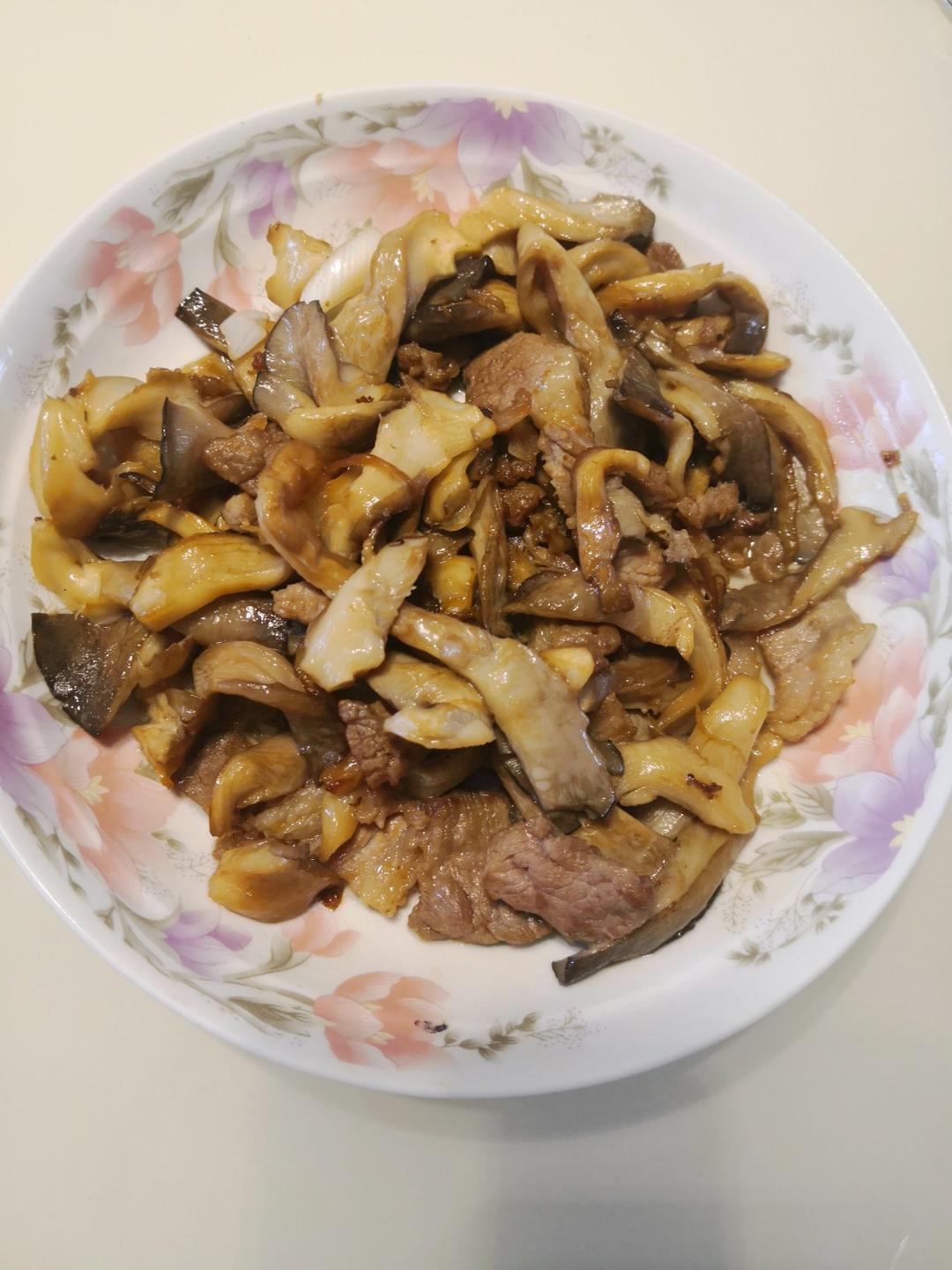 蘑菇炒肉