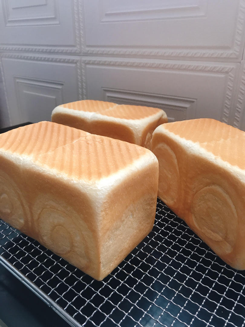 软到拿不起来的生吐司