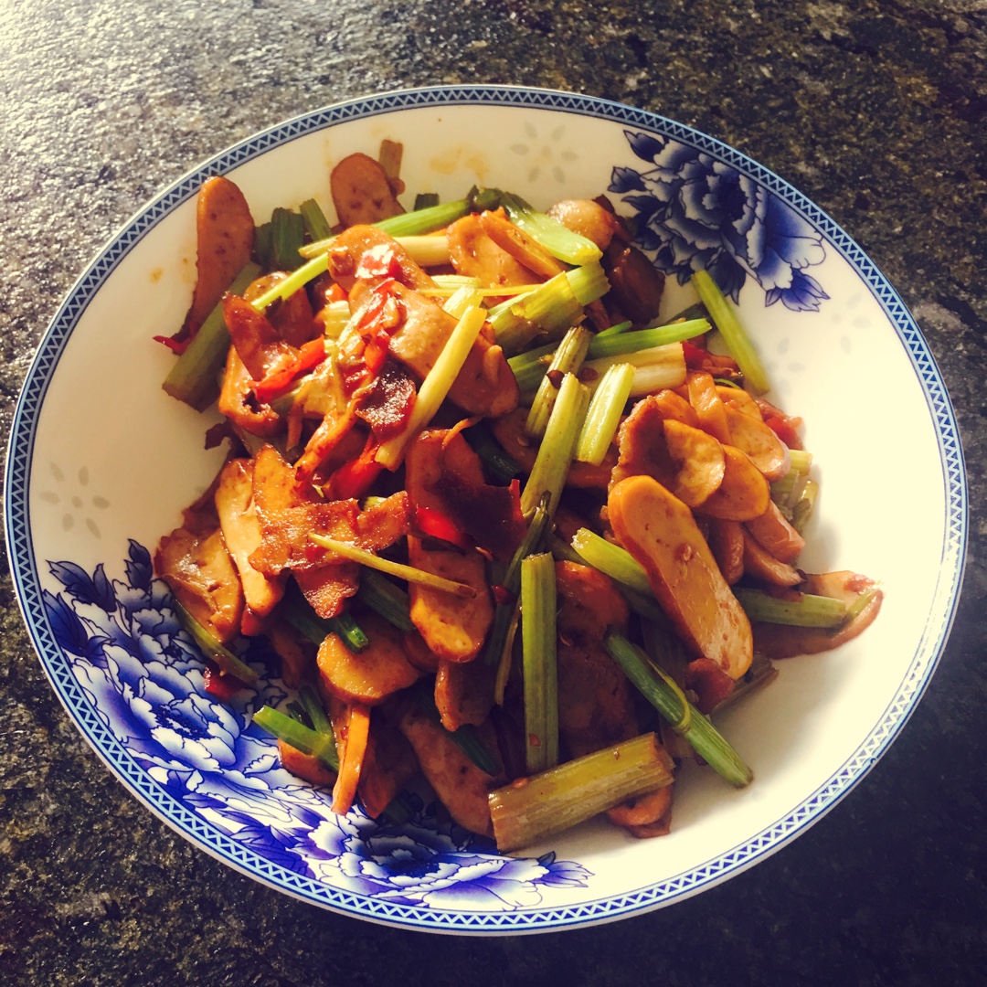 芹菜炒香干