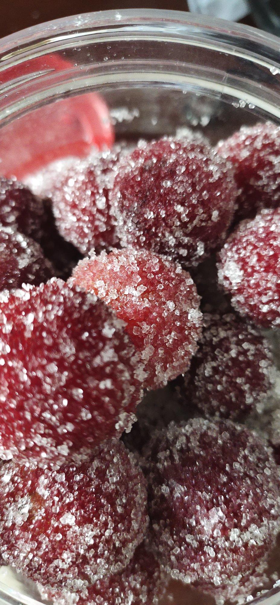 嘎嘎嘎脆做的糖腌杨梅