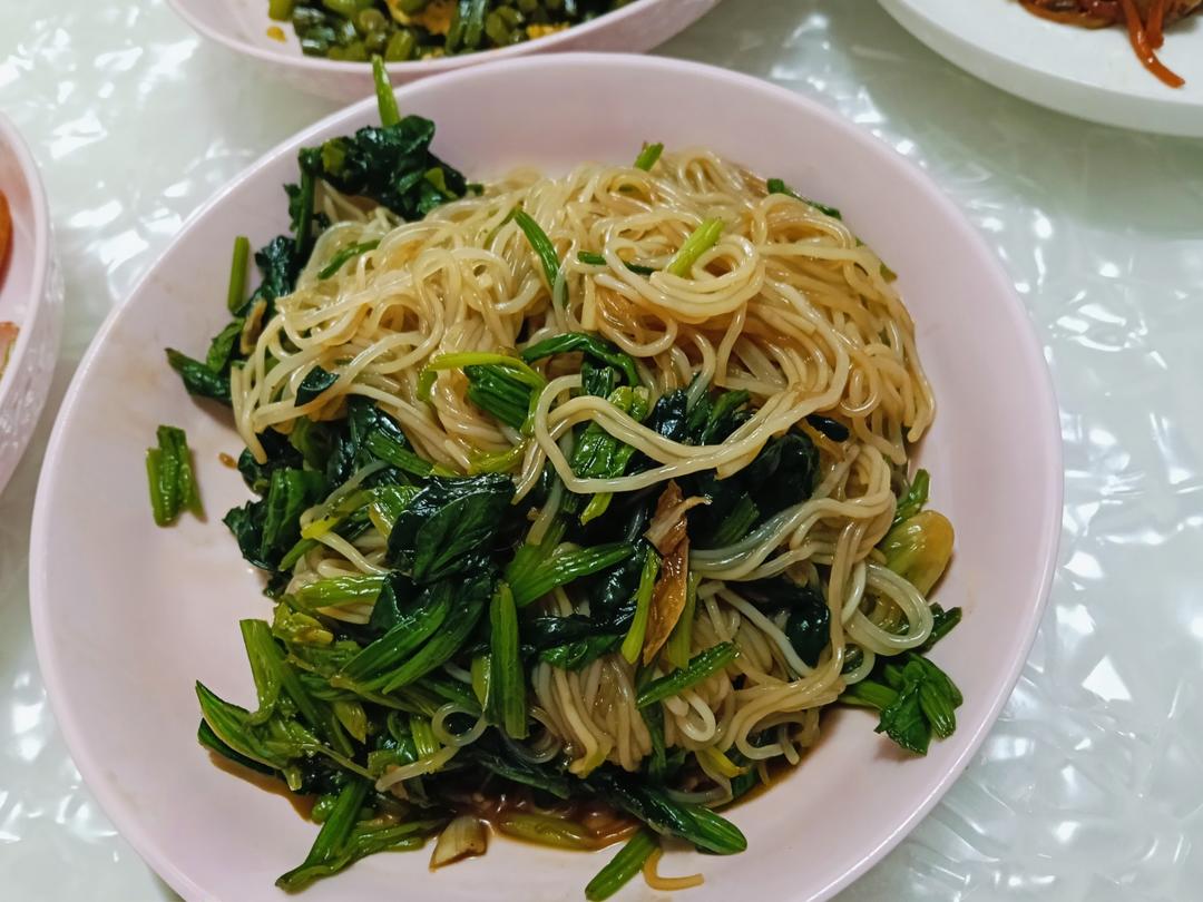 万能凉拌菜料汁（凉拌菠菜粉丝）