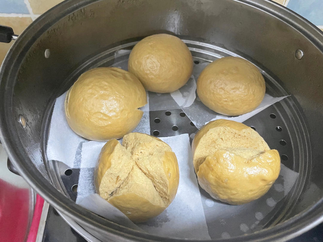 松软到不行的红糖馒头（只要一发很方便）