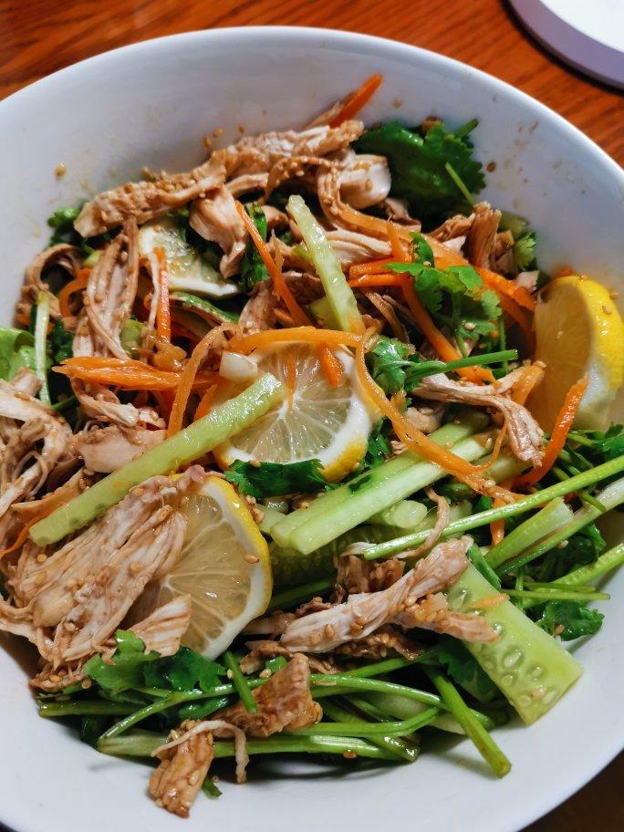 酸辣开胃柠檬手撕鸡丝，春夏开胃凉拌菜！