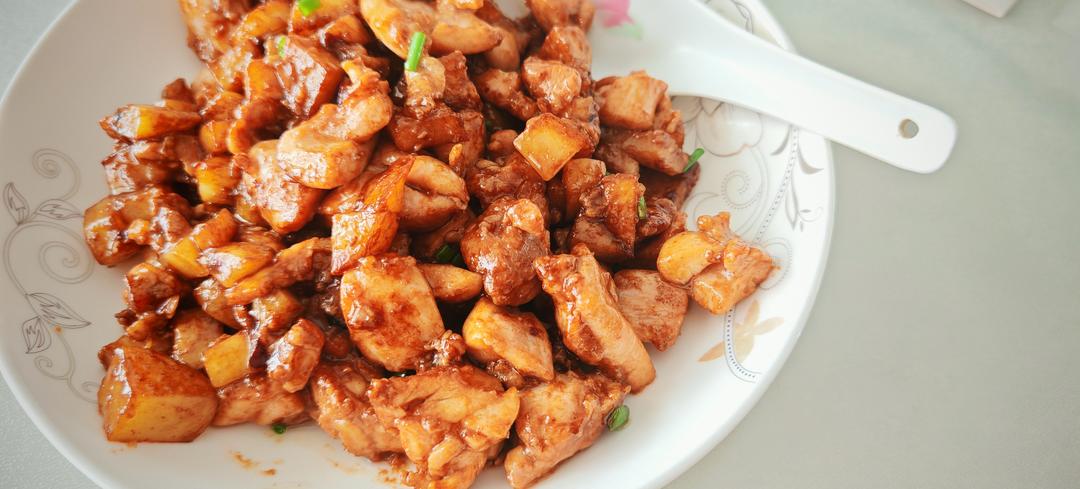 一道怎么做都好吃的干煎土豆鸡丁（红烧，咖喱，椒盐，孜然）