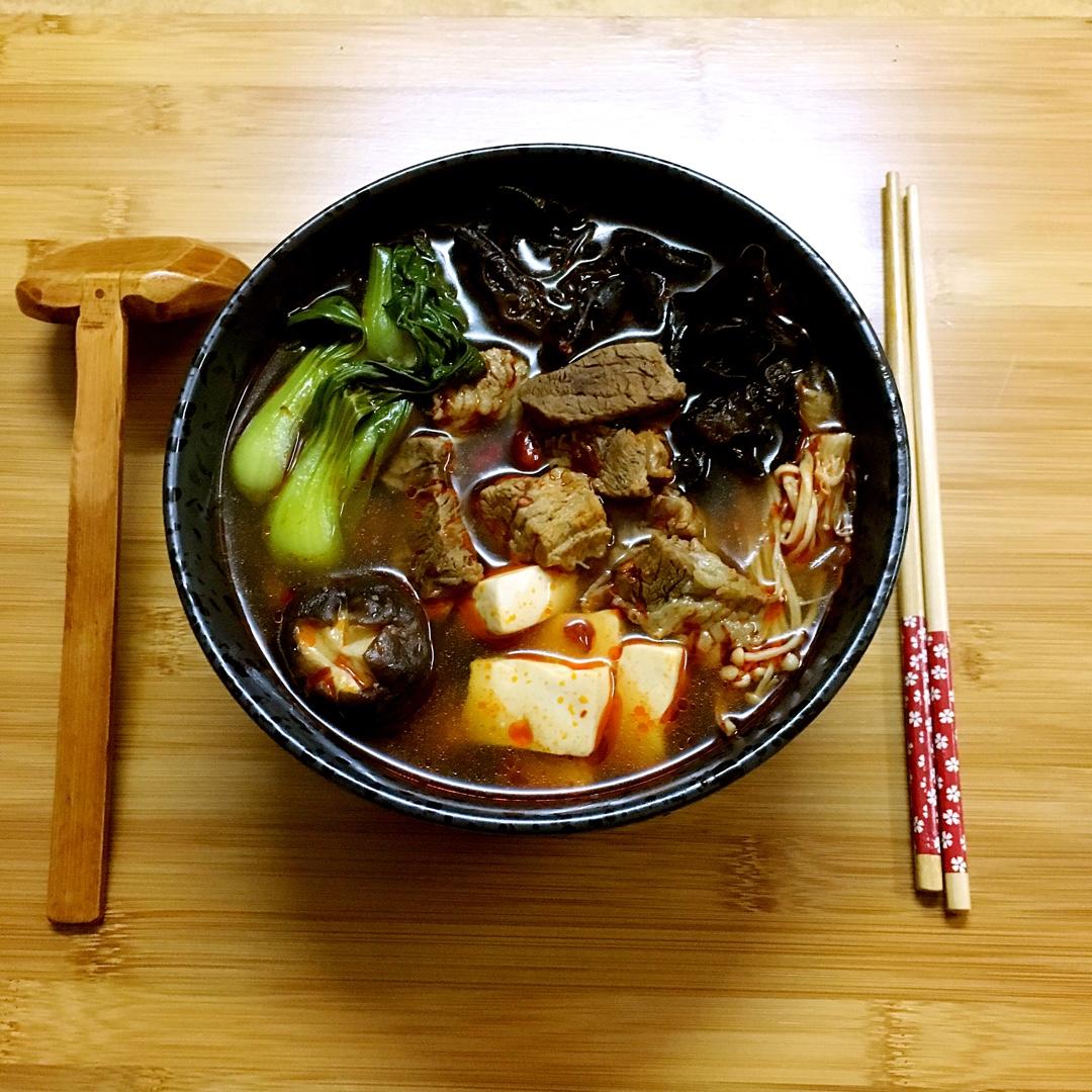 【牛肉砂锅】