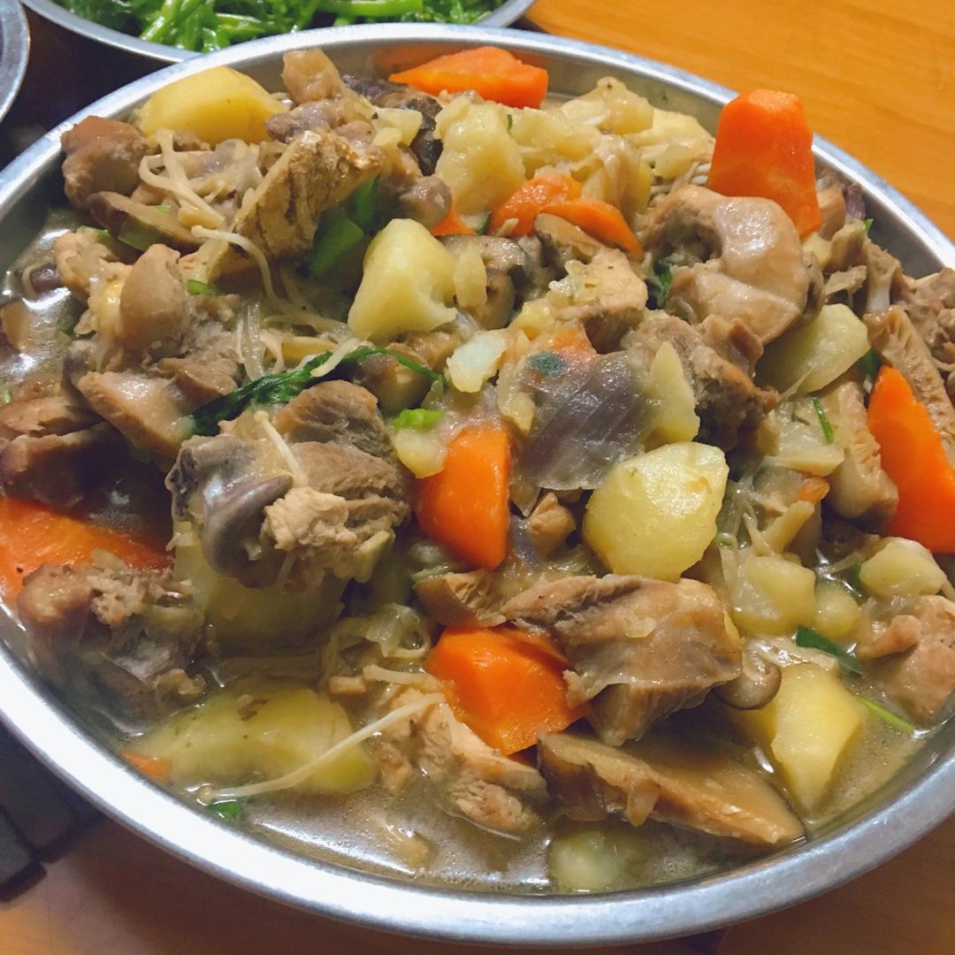 【黄焖鸡米饭】