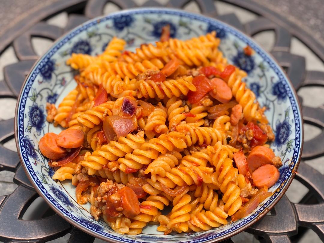 番茄肉酱意大利面