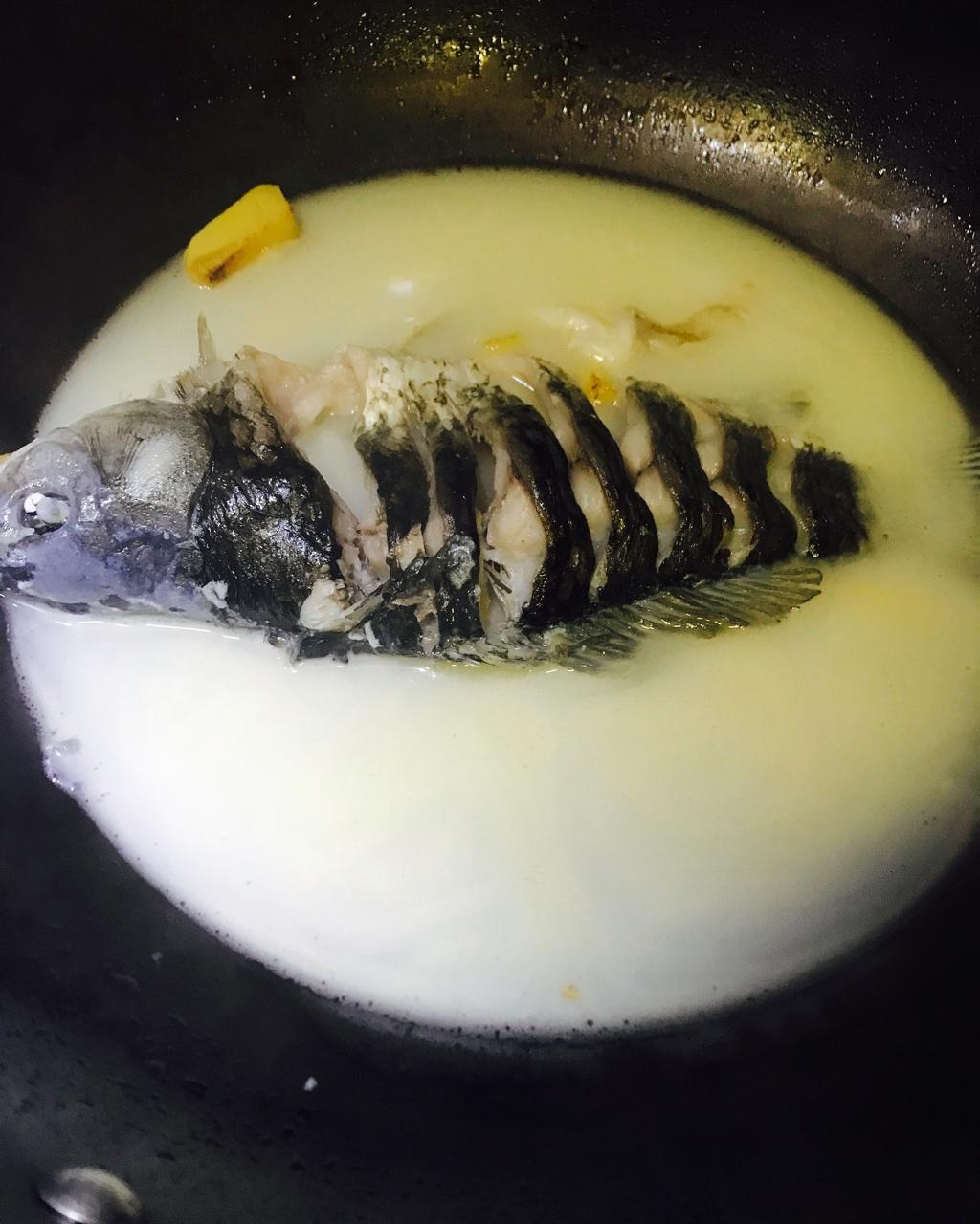 鲫鱼汤