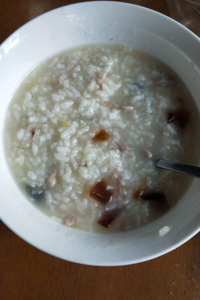 十五分钟快手之香滑皮蛋瘦肉粥(附五分钟电饭煲电压力锅更快捷方法)