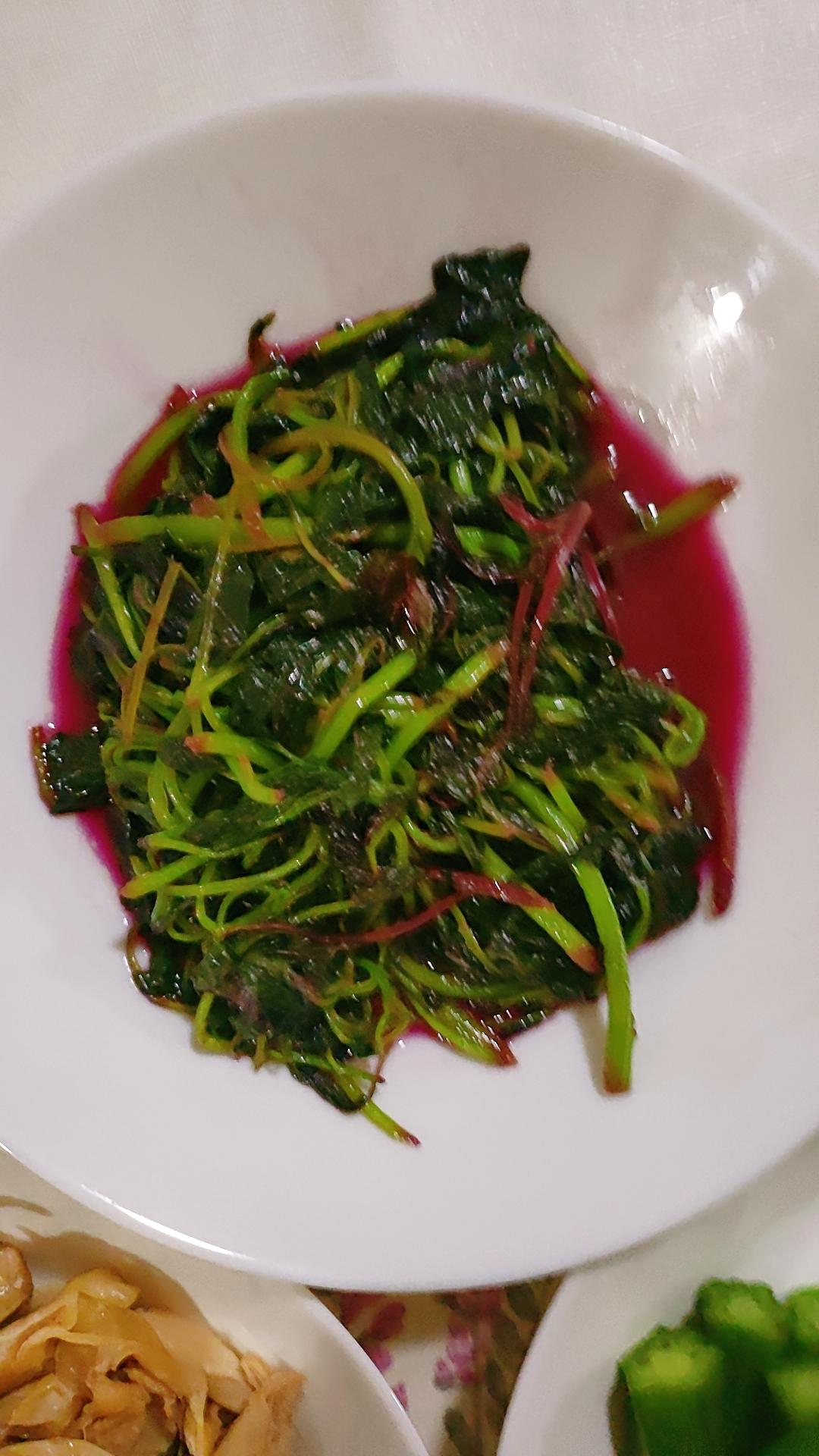 大蒜炒蔊菜（蒜炒红苋菜）