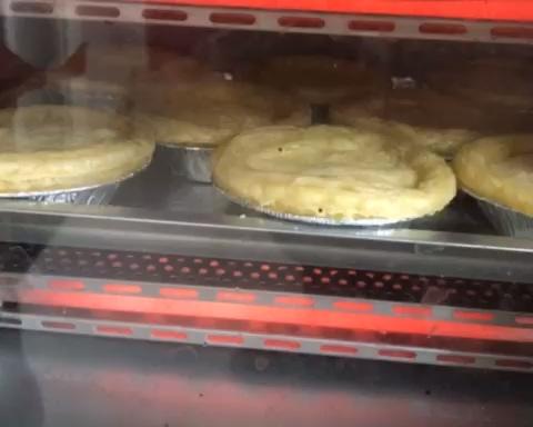 美的10升小烤箱蛋挞