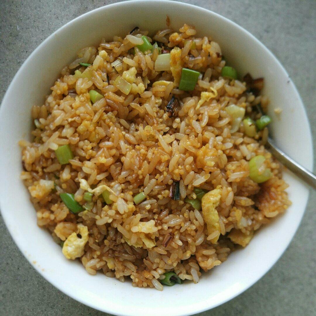 酱油炒饭(超级简单)
