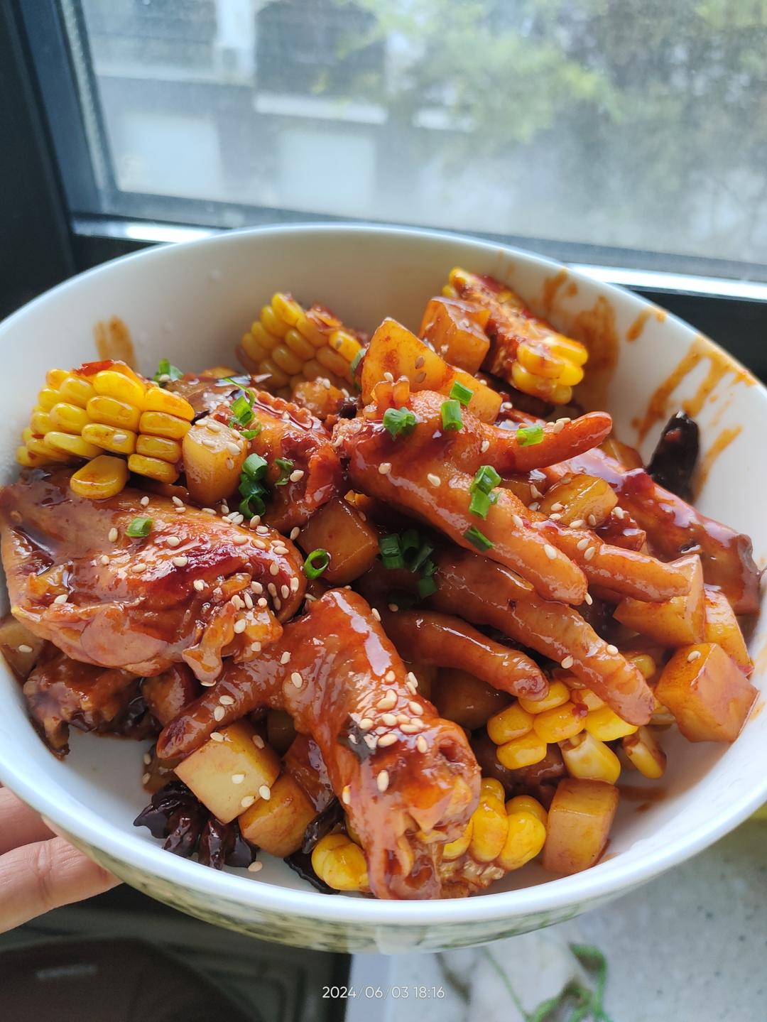 大虾鸡爪煲