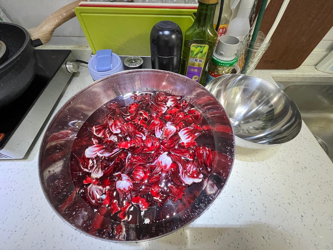 美容养颜的～洛神花果酱